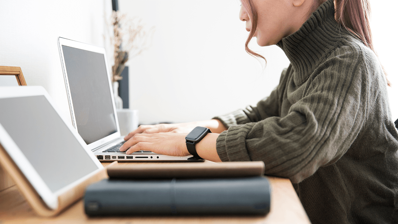 Using gadgets and wearables to enhance professionalism while working from home